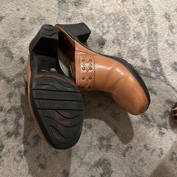 Clarks Bendables Mules Womens Size 10 Brown Leather Clogs Slip-On Shoes - Picture 3 of 5